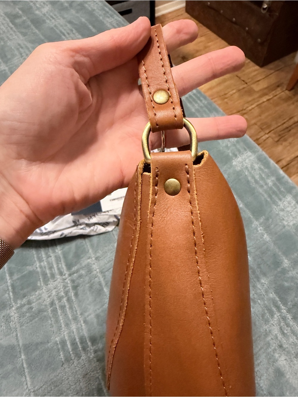 Portland Leather, Honey, Large Koala Crossbody Bag - Picture 3 of 10